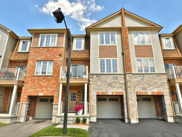 SOLD 35K OVER ASKING – 5-11 Stockbridge Gardens, Stoney Creek