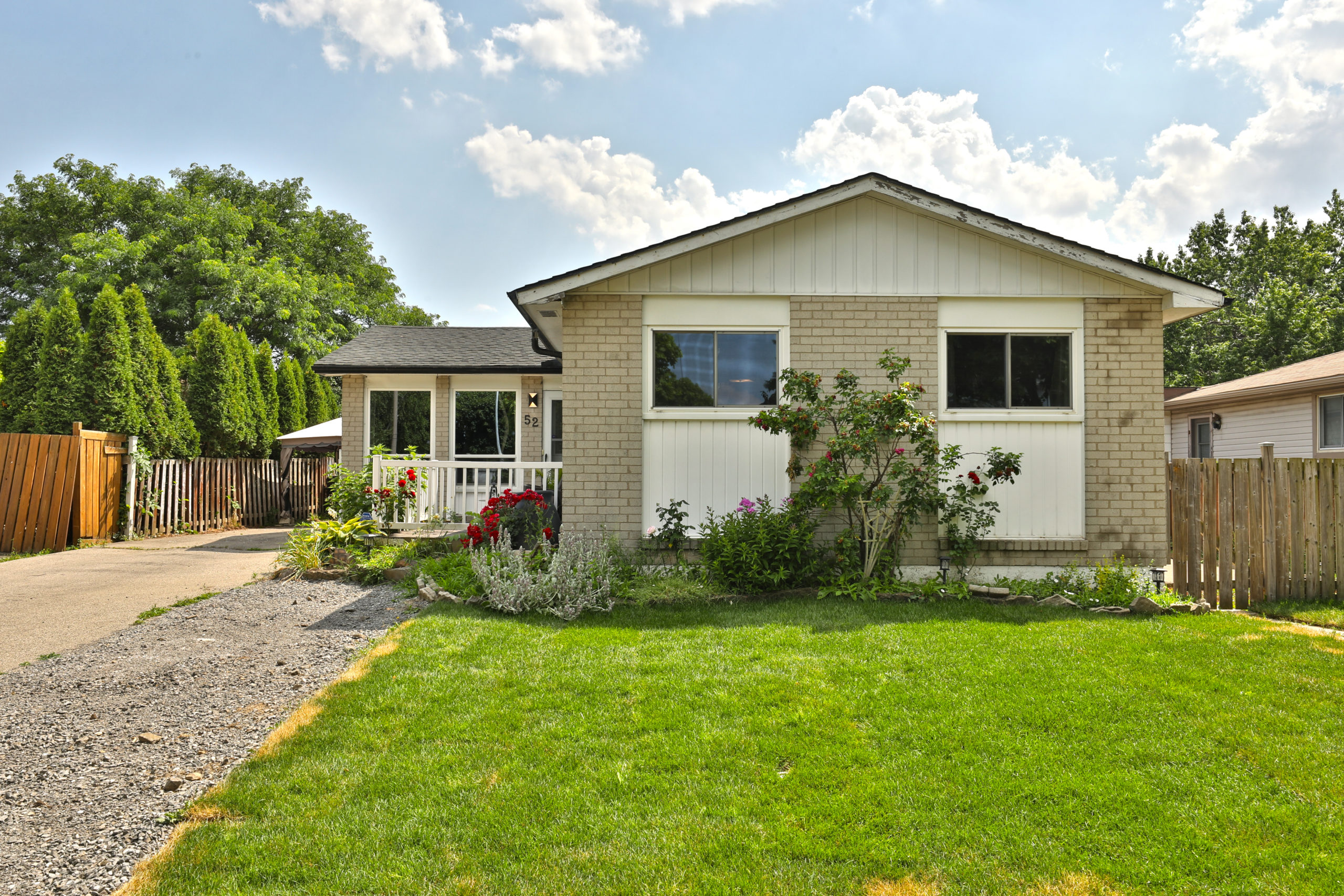 01 SOLD – 52 John Murray St., Hamilton