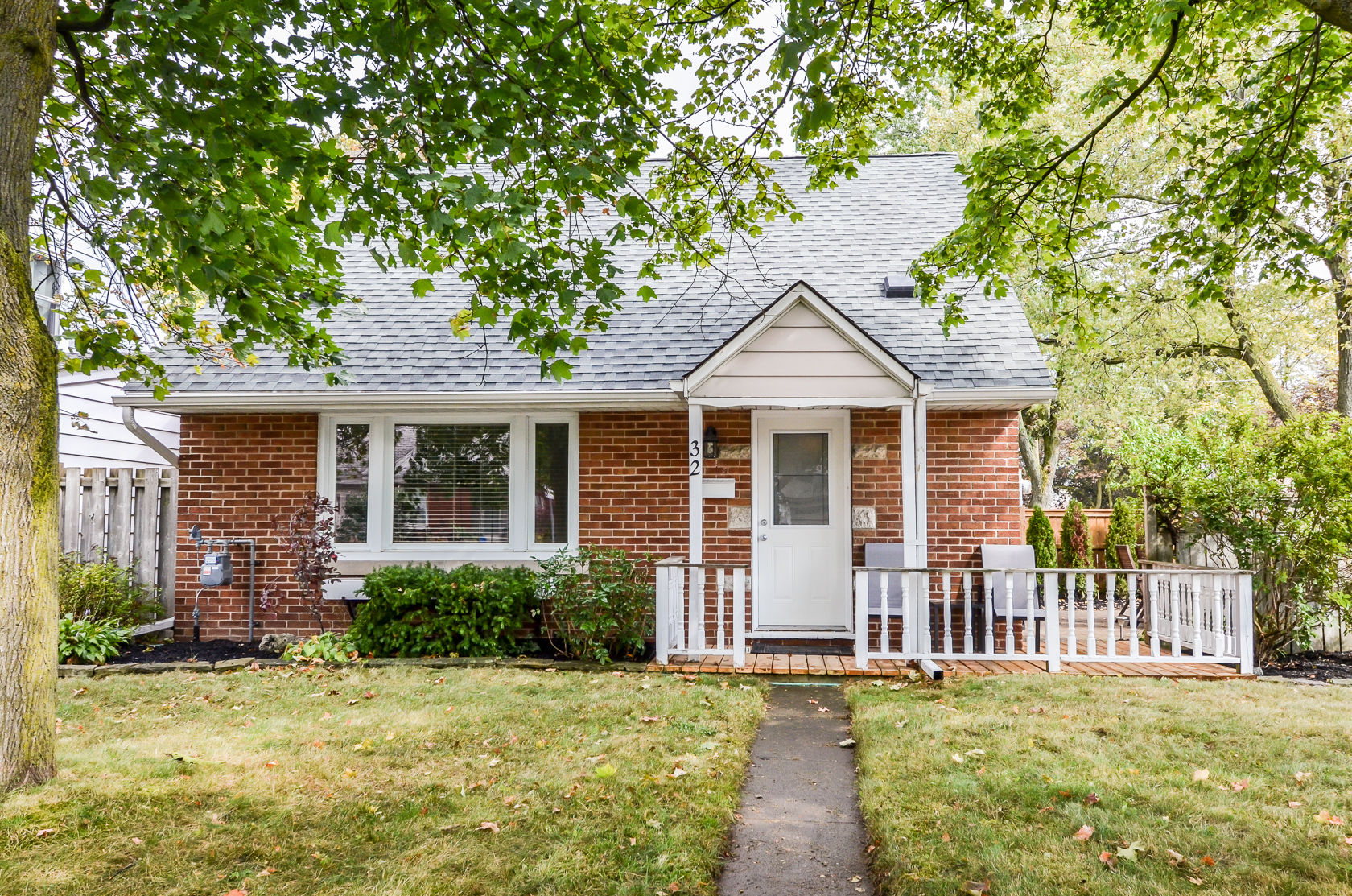 SOLD – 32 Belmont Ave W