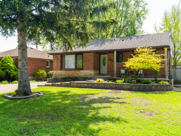 SOLD $200K OVER ASKING – 510 Wellington Cres, Oakville
