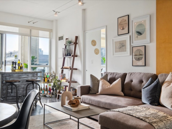 SOLD! 1026-1 Shaw St, Toronto