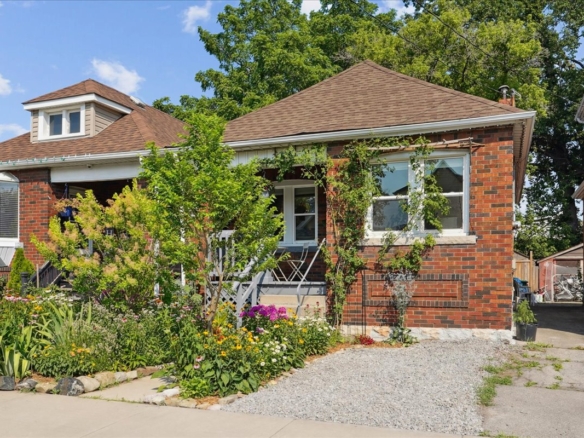 SOLD!!! 138 Cope St, Hamilton