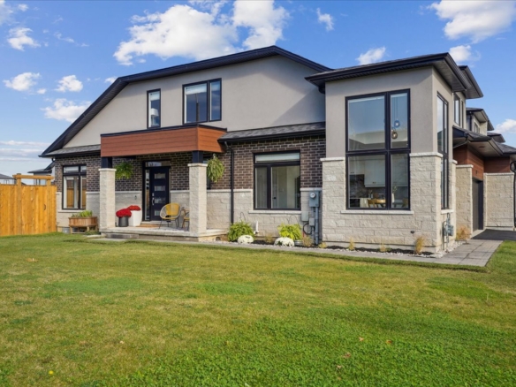 NEW PRICE!!!! Rarely Offered Bungaloft – 52 Welch Lane, Hamilton