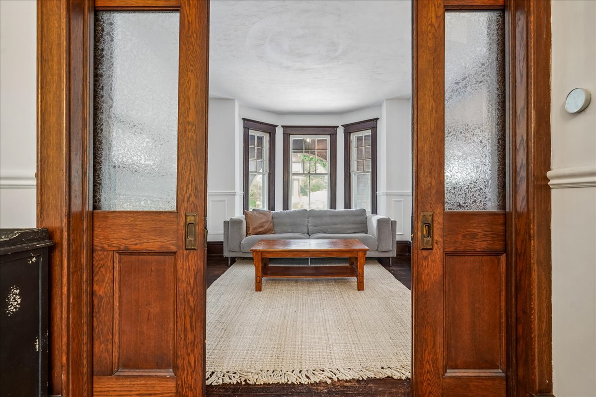 33 St. Clair Ave, Hamilton