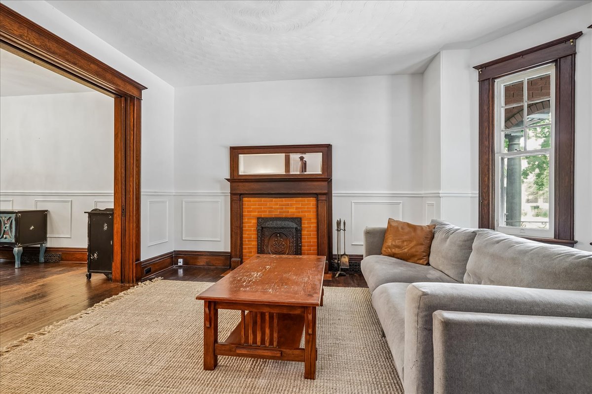 33 St. Clair Ave, Hamilton