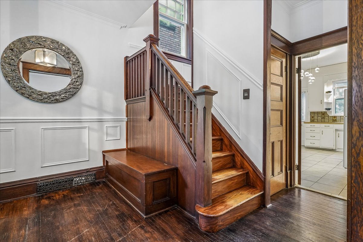 33 St. Clair Ave, Hamilton