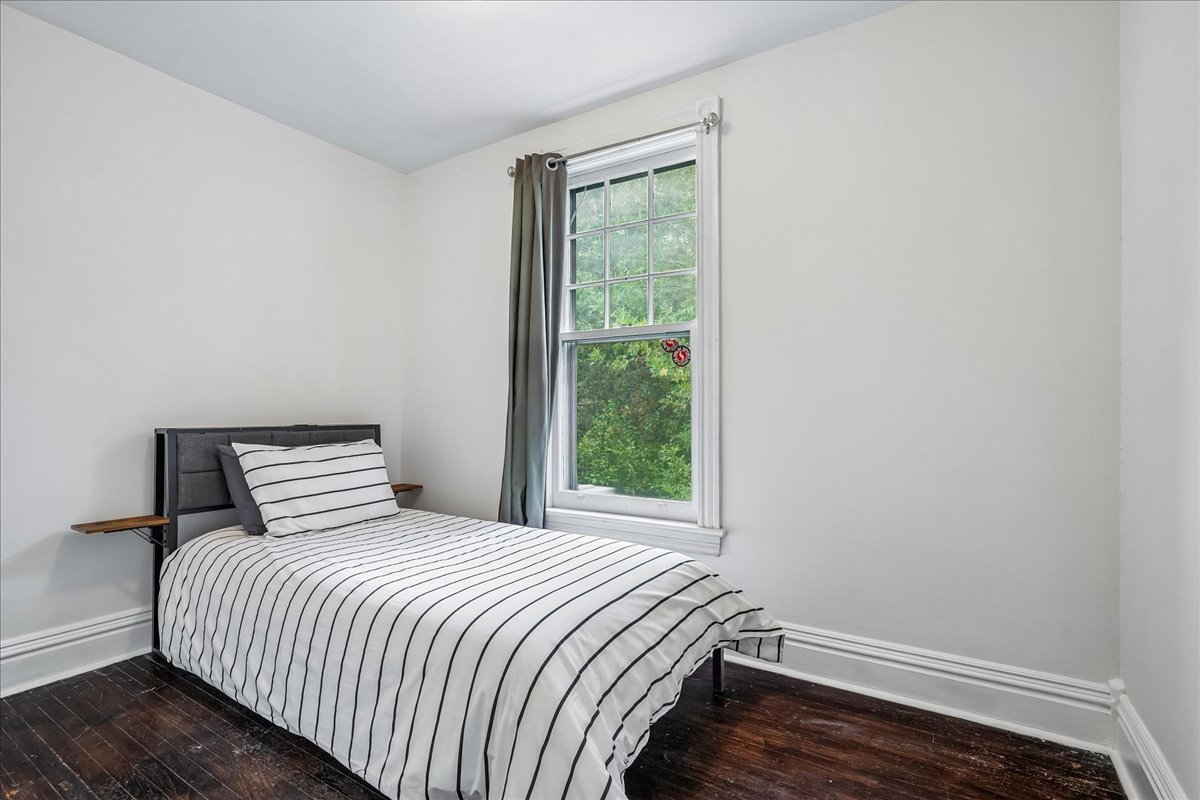 33 St. Clair Ave, Hamilton
