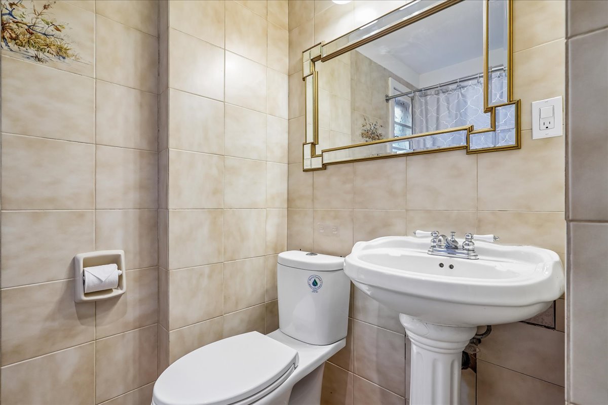 33 St. Clair Ave, Hamilton