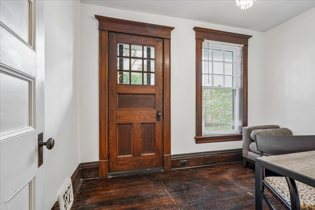 33 St. Clair Ave, Hamilton