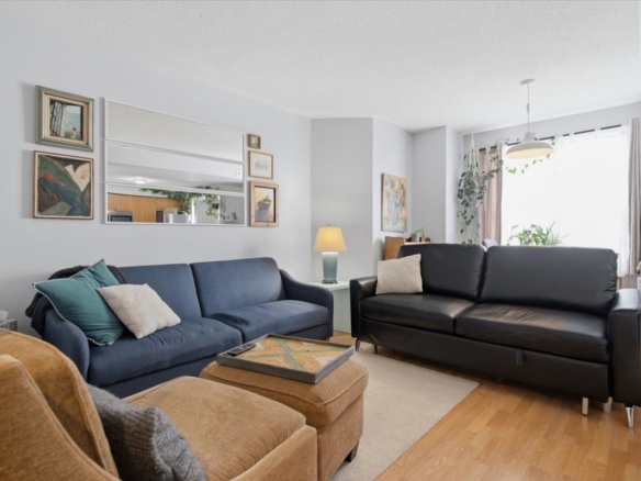 201-25 Strangford Lane, Toronto