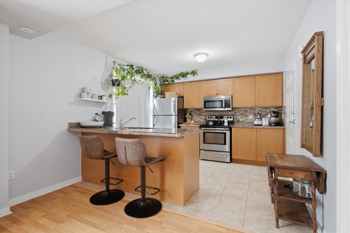 201-25 Strangford Lane, Toronto
