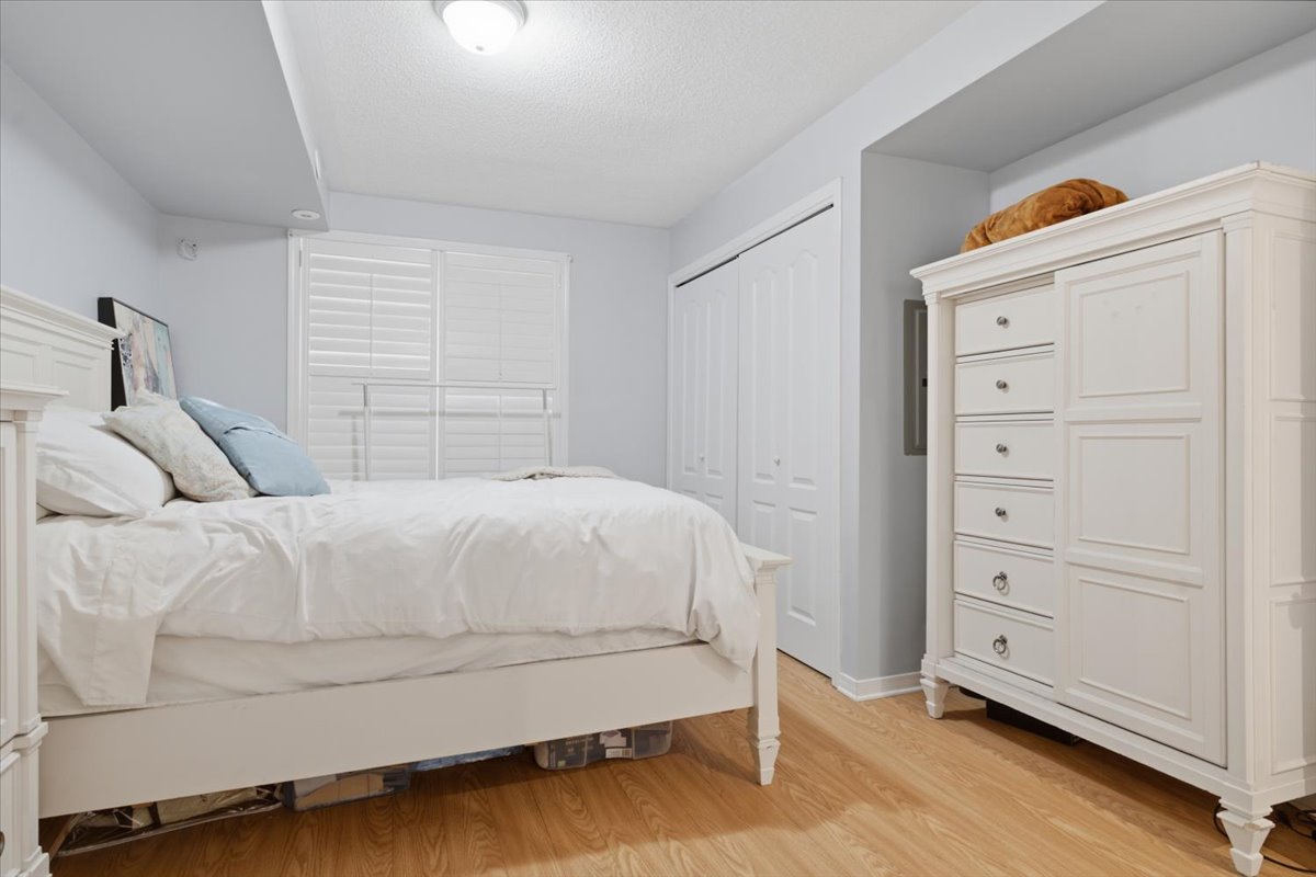 201-25 Strangford Lane, Toronto