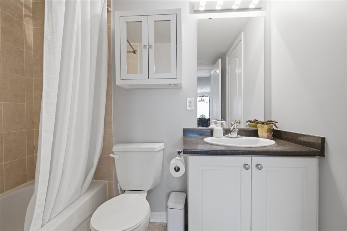 201-25 Strangford Lane, Toronto
